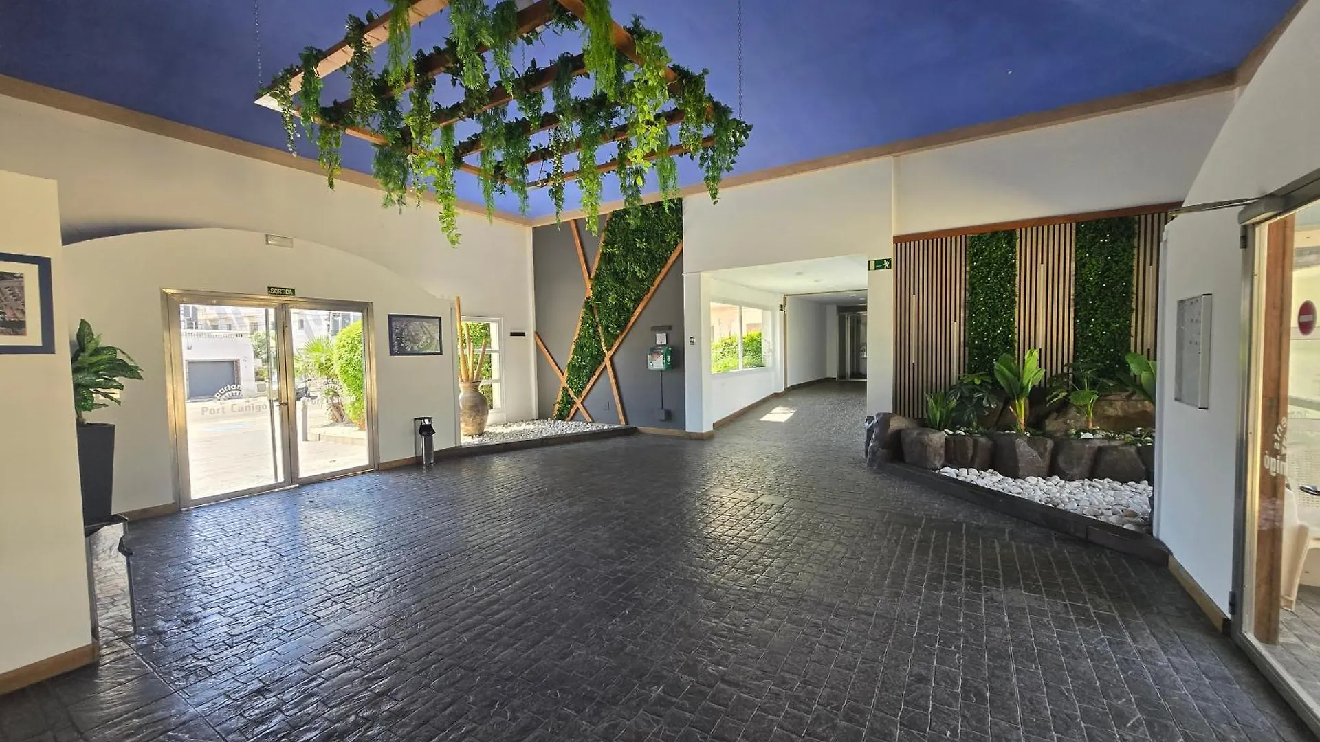 Superbe appartement avec solarium et piscine communautaire Roses Espagne